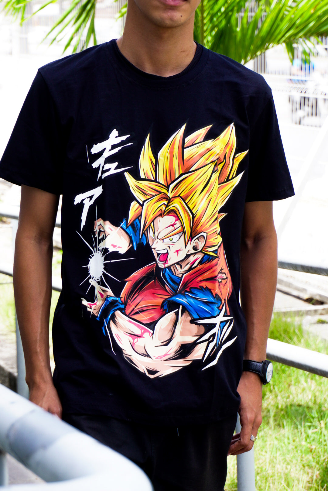 Camiseta Básica Unissex Goku Super Saiyajin