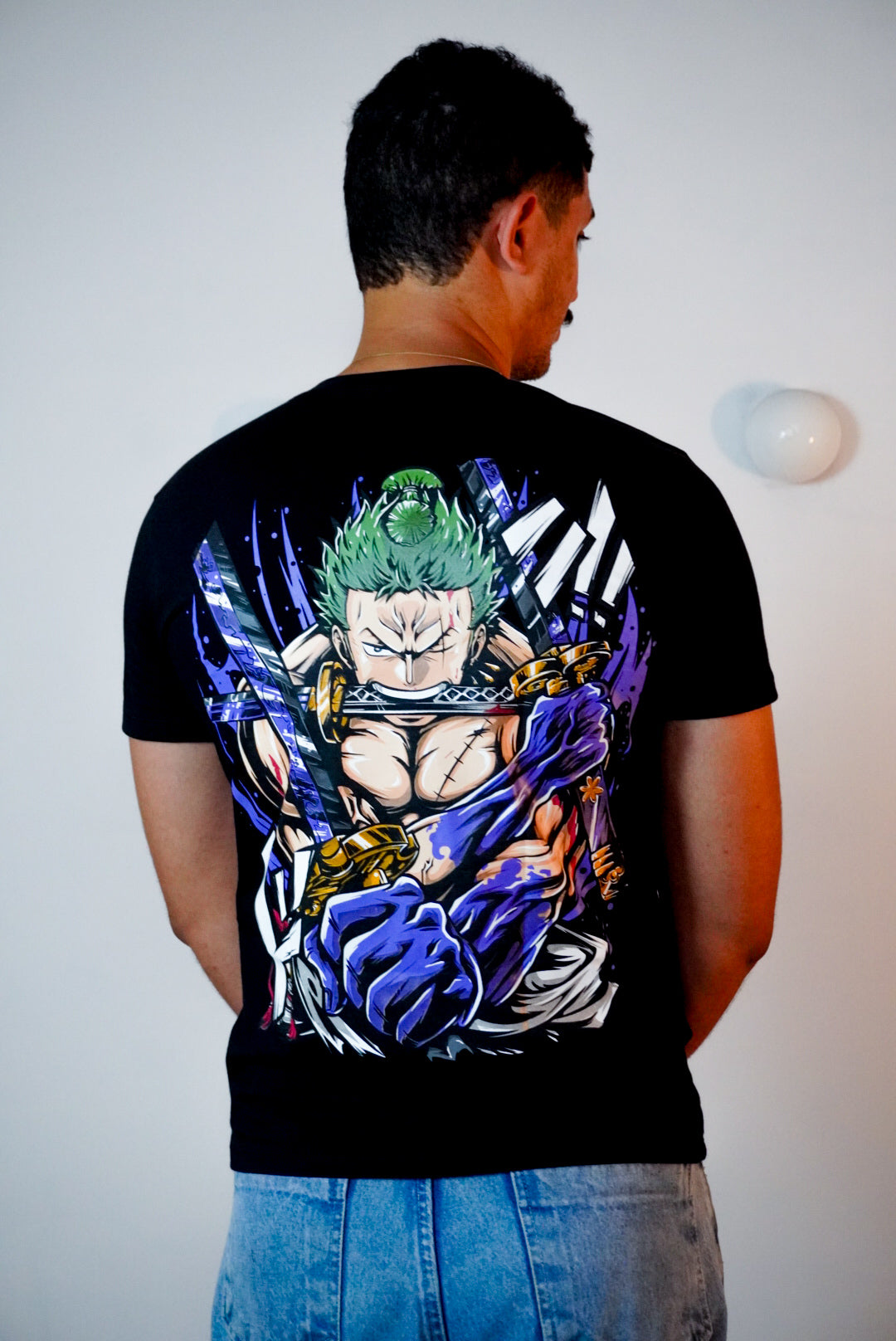 Camiseta Básica Unissex Roronoa Zoro