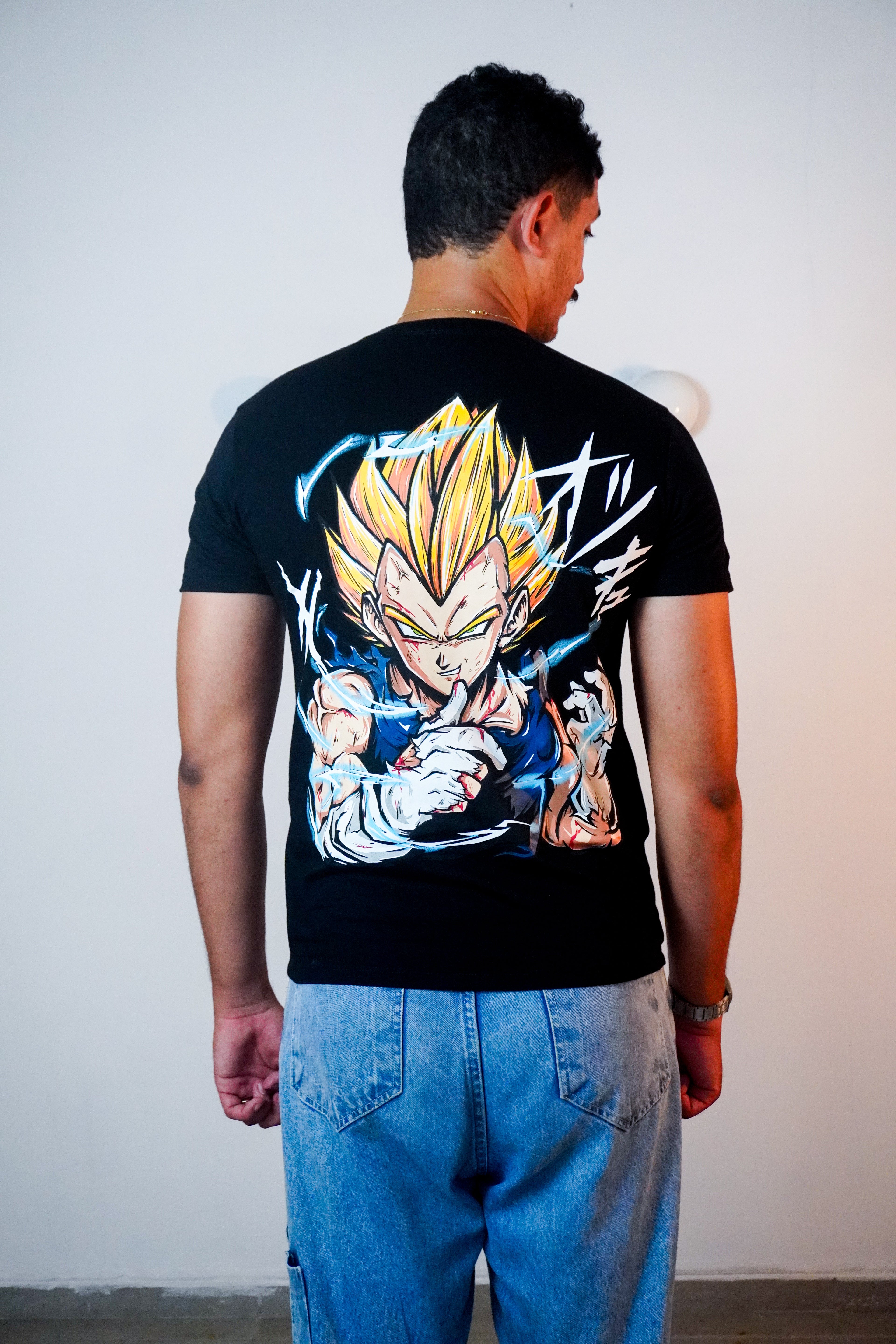 Camiseta Básica Vegeta (Unissex)